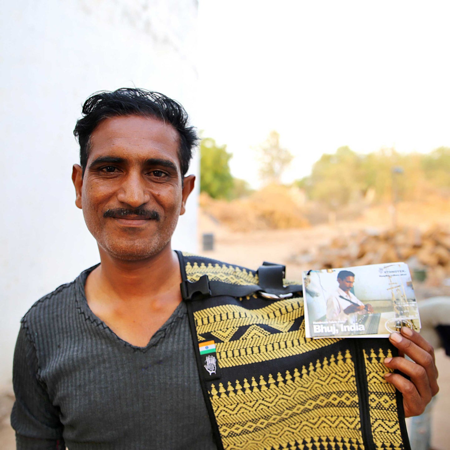 tip me - Shamji & the weavers of Bhuj, India