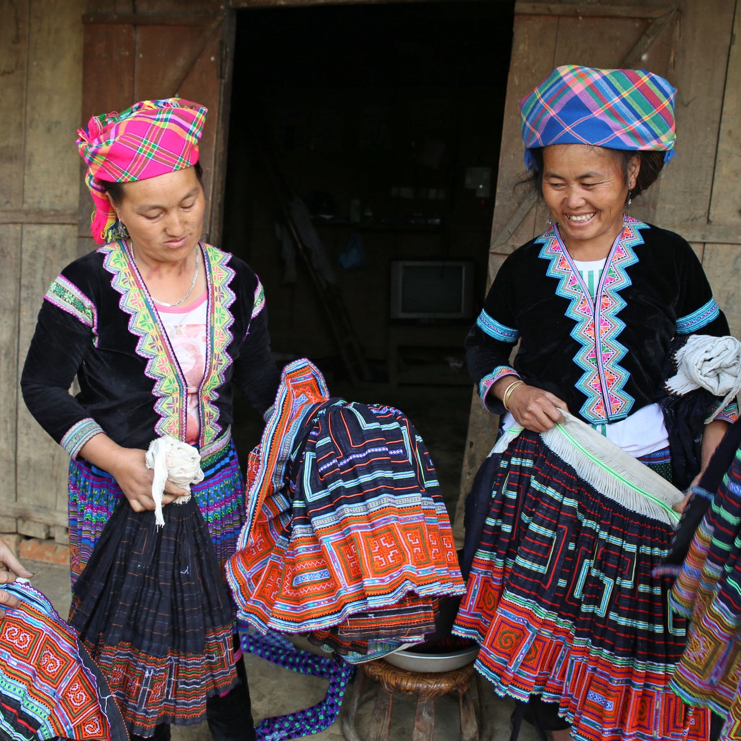 tip me - Che & the artisans of northern Vietnam